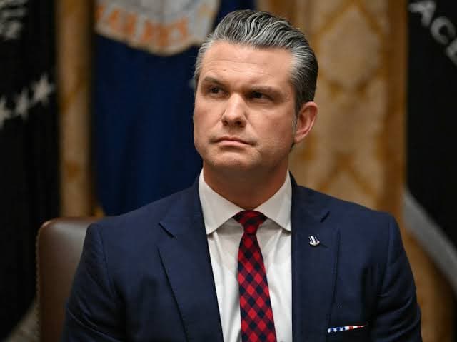 Pete Hegseth defense leak probe over Signal chat, Pentagon security concerns and leadership controversy.